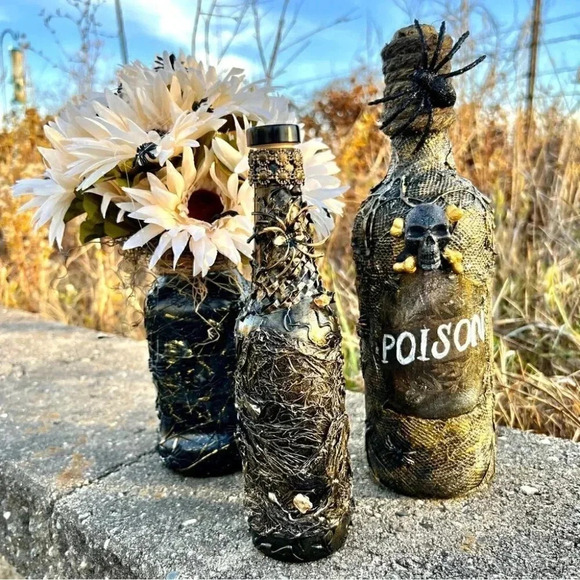 NEW SPIDER FAUX FLORAL ARRANGEMENT - Spooky Potion bottle arrangement - Picture 10 of 17